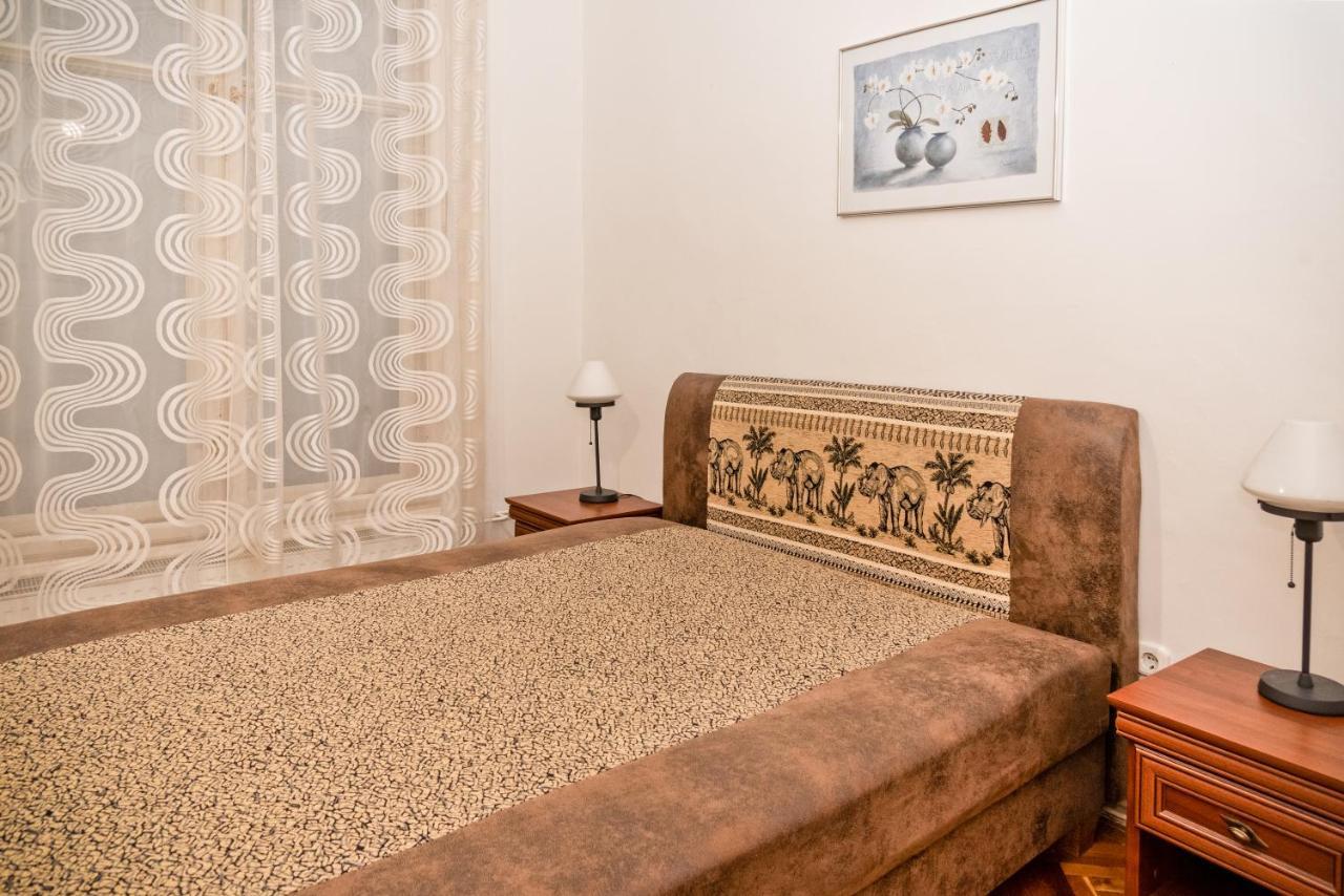 Danubius Grand Astoria Budapest Exterior photo